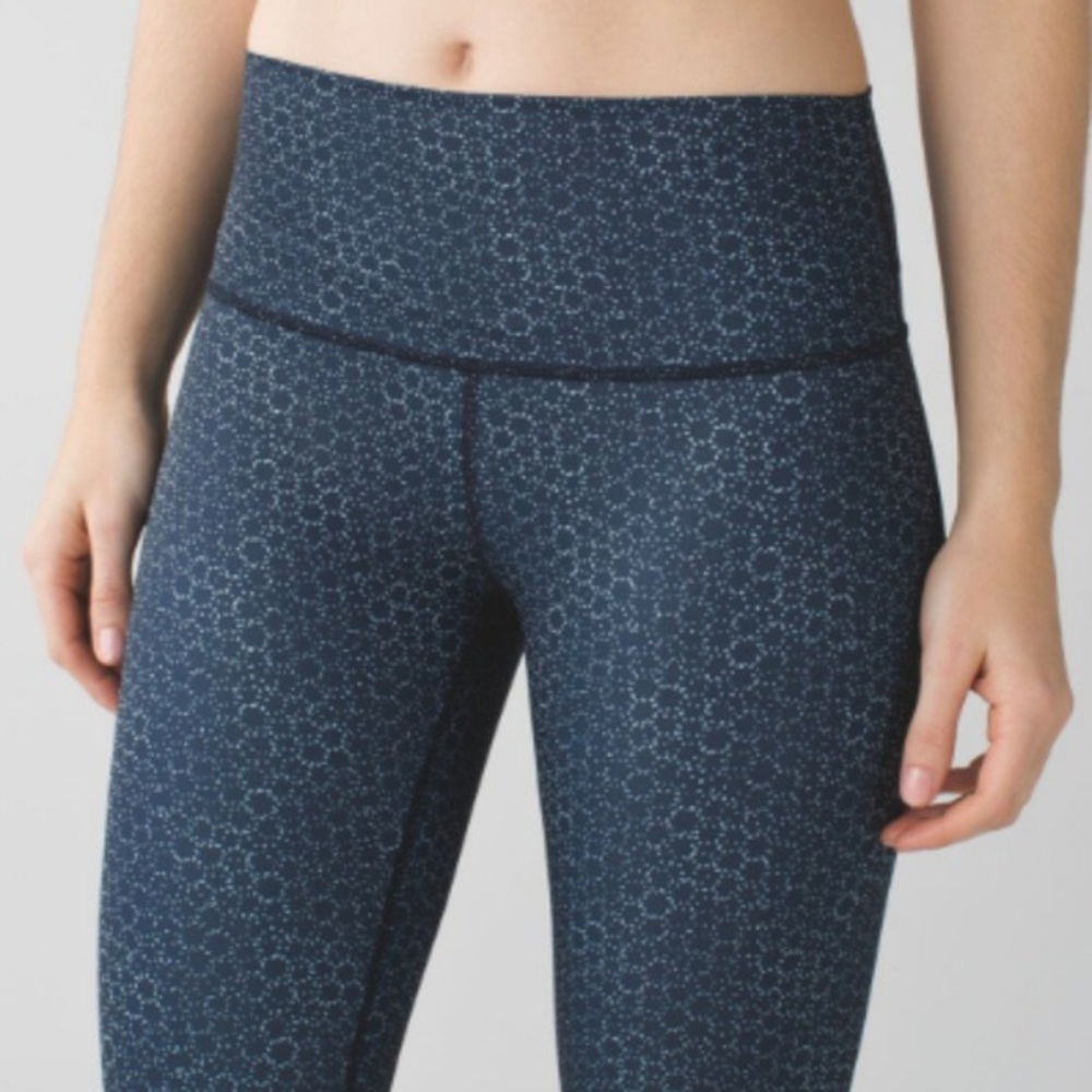 Lululemon High Times 7/8 in star pixel naval blue